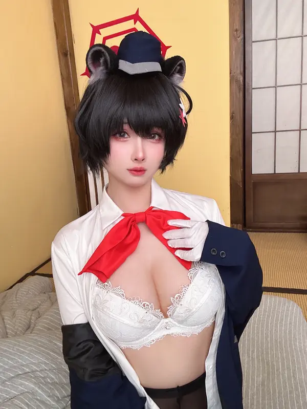 rioko凉凉子 – NO.138  蔚蓝档案 导游 椿 10